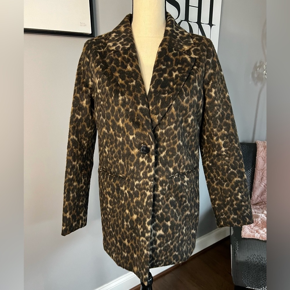 T Tahari Kendall Leopard Print Coat - Picture 2 of 11